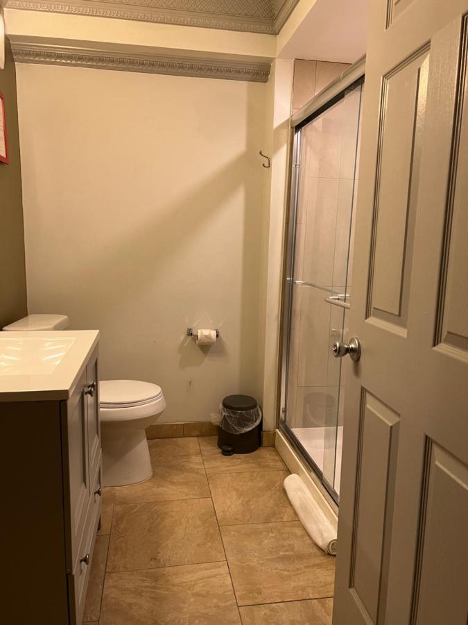 Chateau Suites Norristown Bagian luar foto