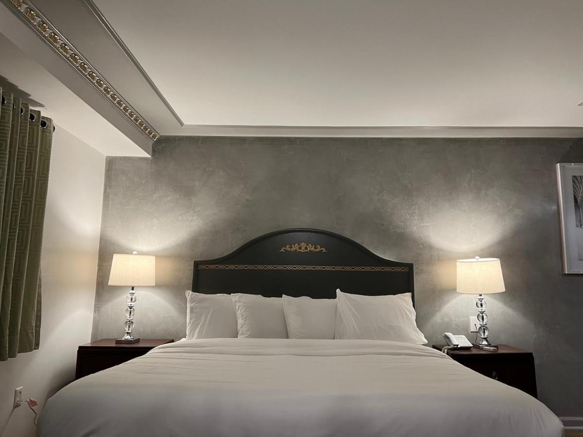 Chateau Suites Norristown Bagian luar foto